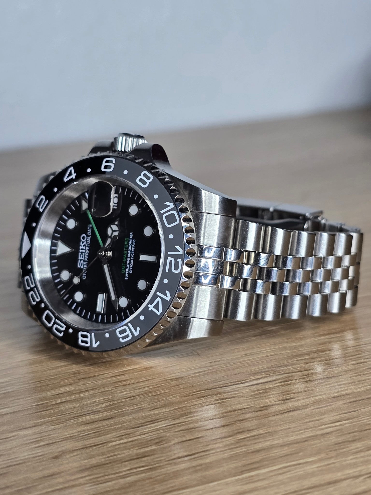 Bruce Wayne GMT Seiko mod